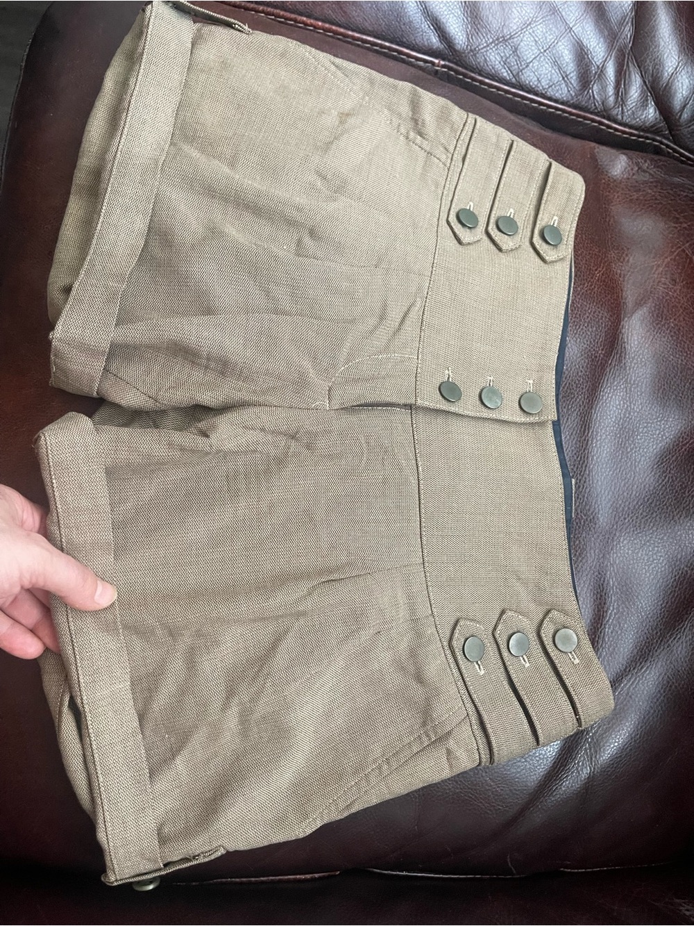 Alvin Valley Olive/Tan Button-Accent Women's Shorts size 38 = small ?